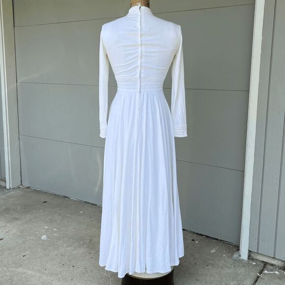 Vintage 1970s Modest Long-Sleeve White Wedding Dress - High Neck, Full Skirt - Picture 5 of 11